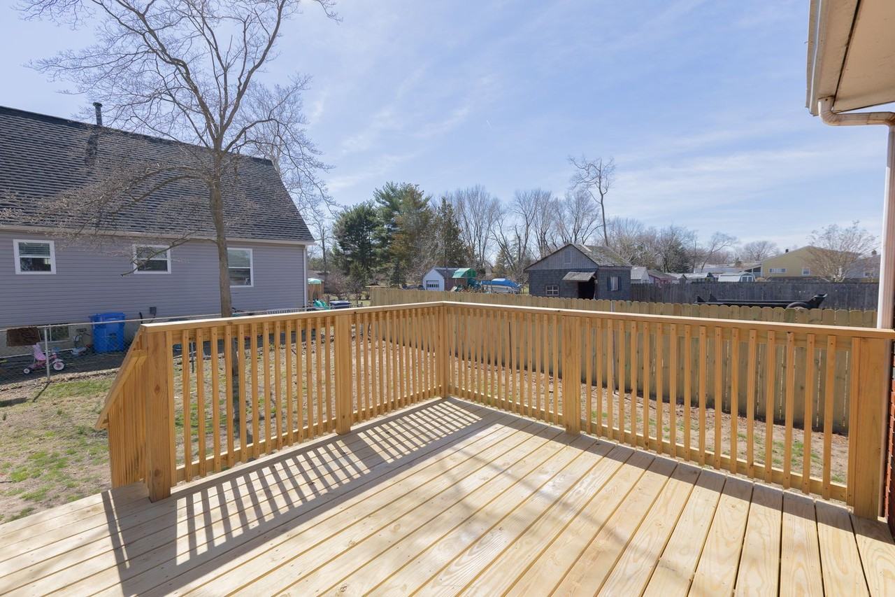 89 Stewart Ave - Photo 3 of 30