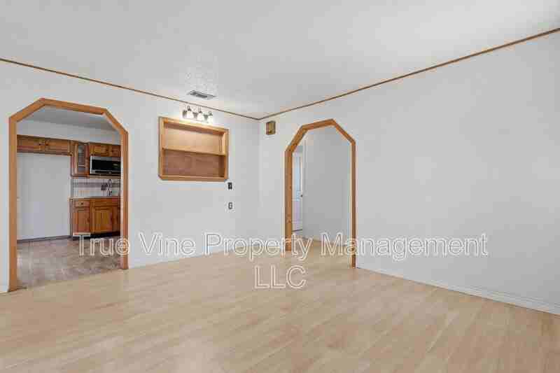 3827 Devon Ave - Photo 6 of 27