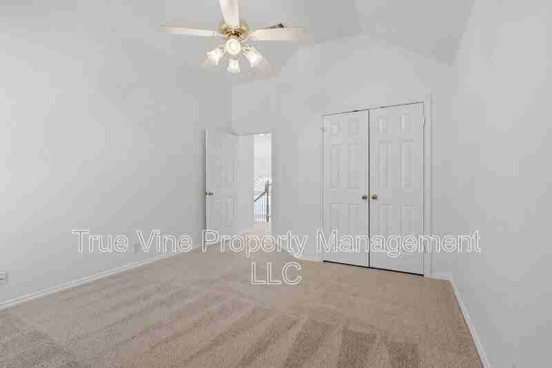 711 Mello Oak - Photo 3 of 37