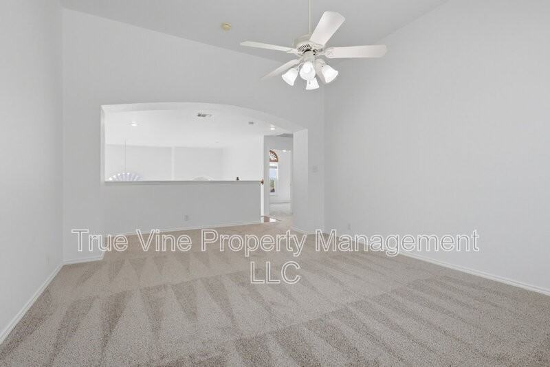 711 Mello Oak - Photo 5 of 37