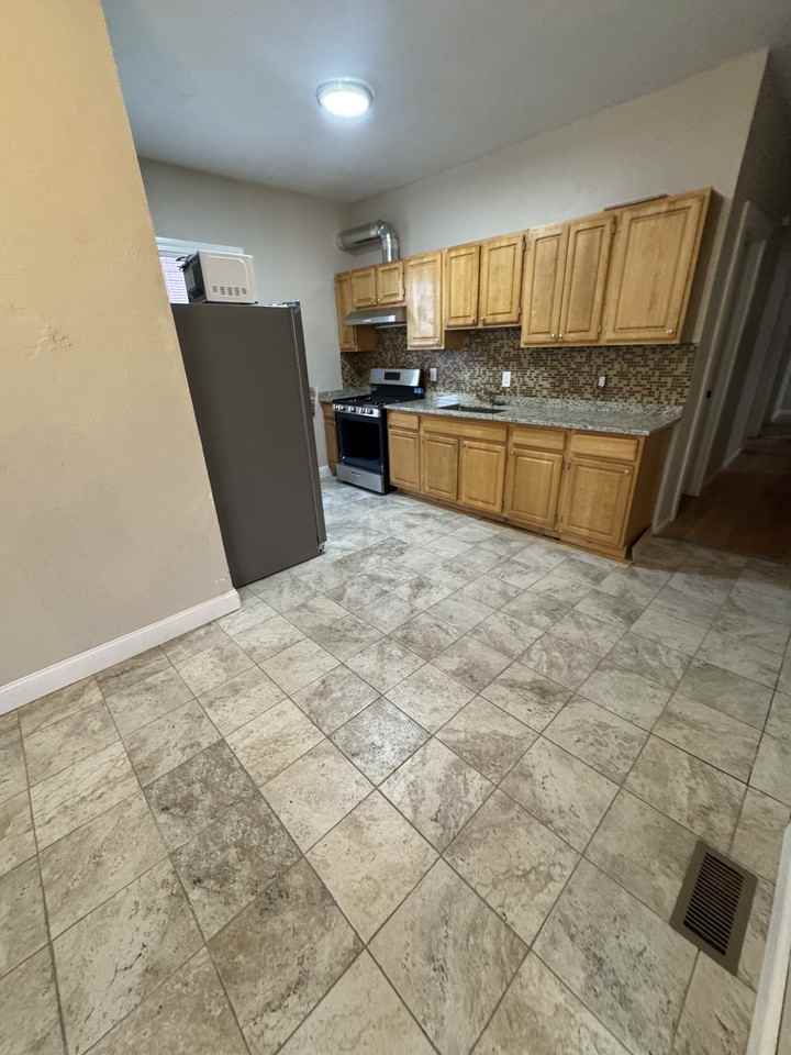 52 Deering Rd #3 - Photo 7 of 7