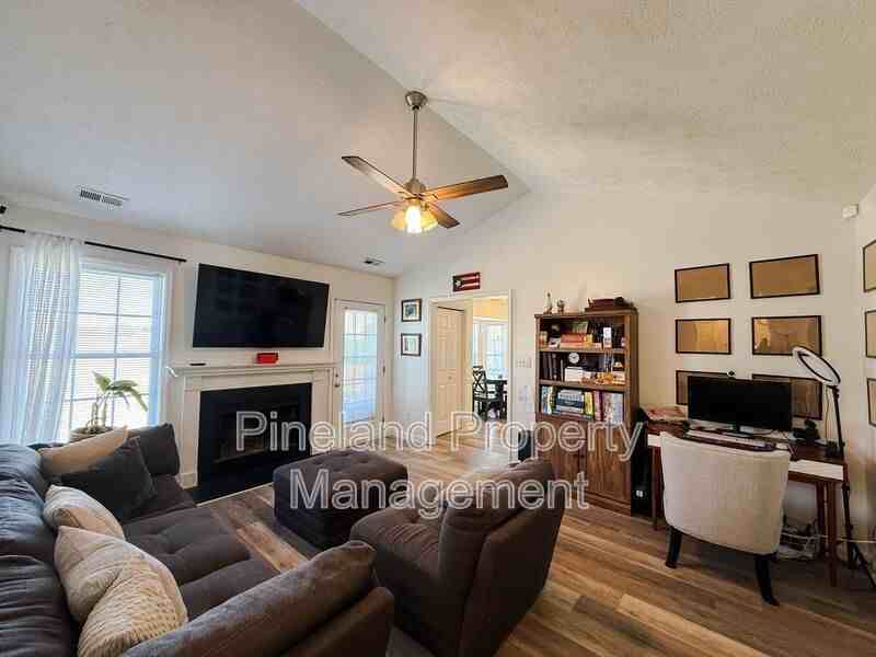 301 Buckeye Dr - Photo 2 of 17