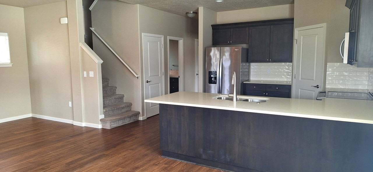 253 Hill St Ne - Photo 2 of 22