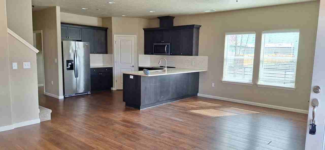 253 Hill St Ne - Photo 5 of 22