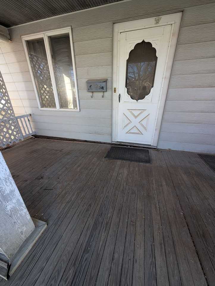 1612 35th St - Photo 3 of 12