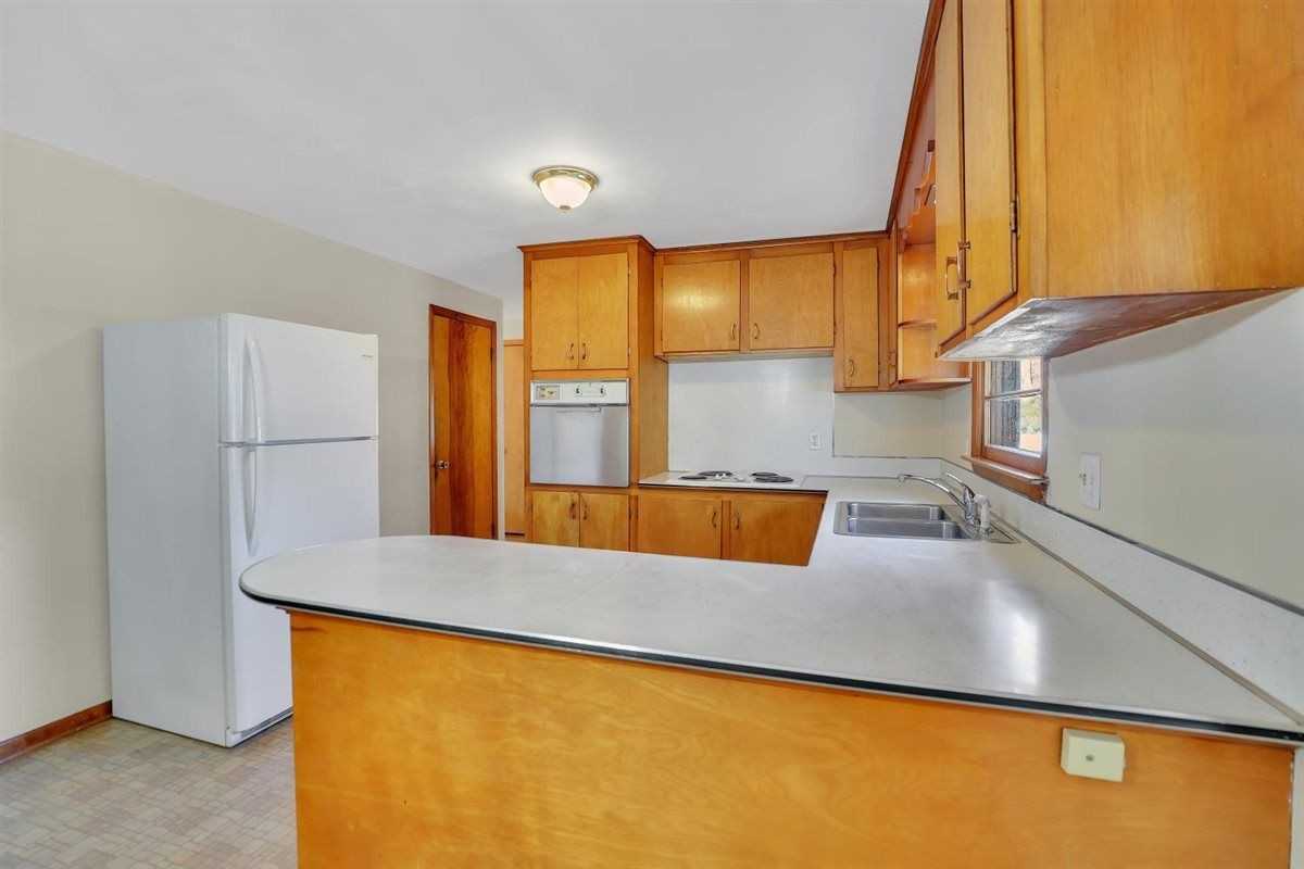 57 Alanby Dr - Photo 4 of 19