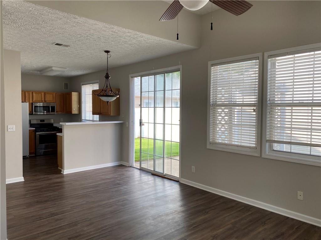 736 Bedford Ct - Photo 2 of 24