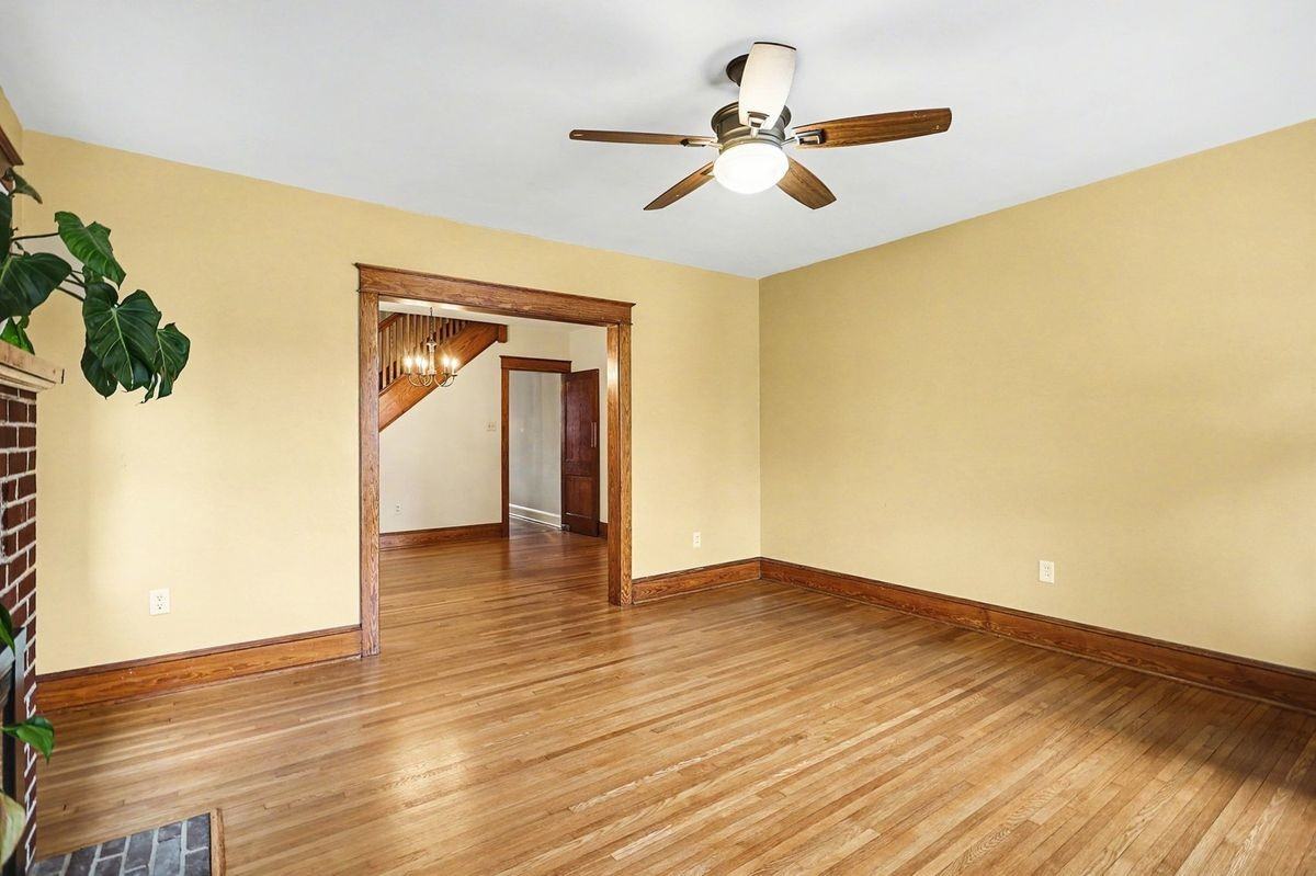 144 Seminary Ave - Photo 3 of 28
