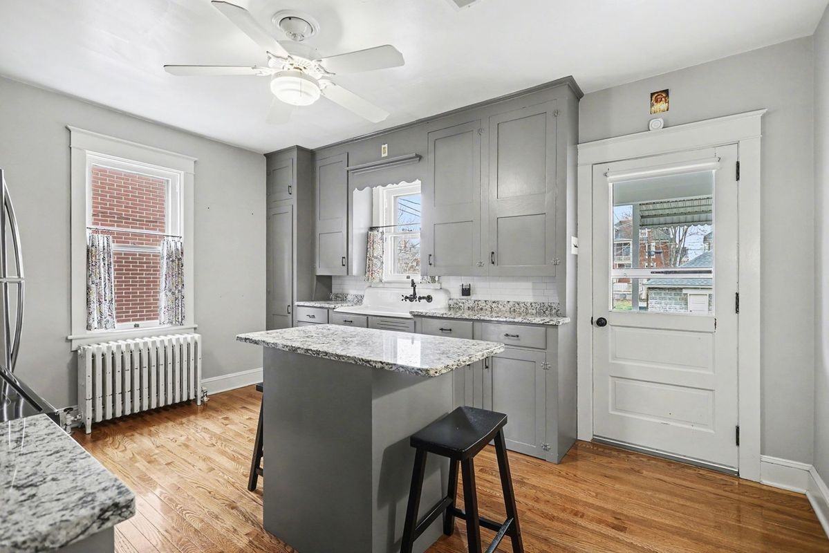 144 Seminary Ave - Photo 6 of 28