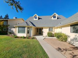 featured image of 301 W Paul Ave