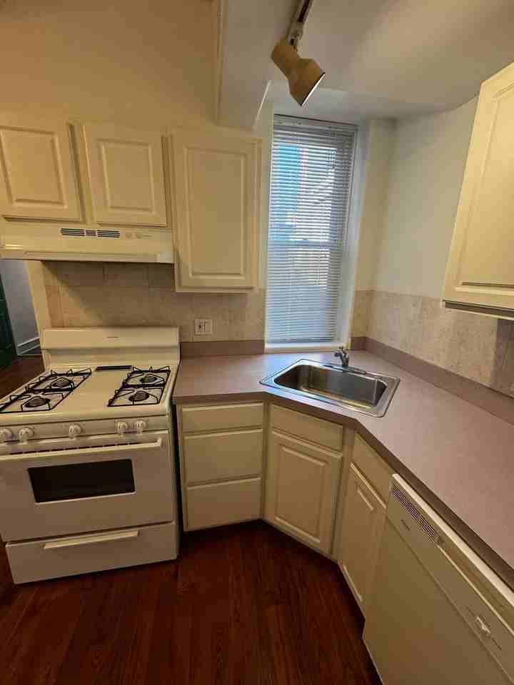 725 S 4th St #3R - Photo 5 of 21