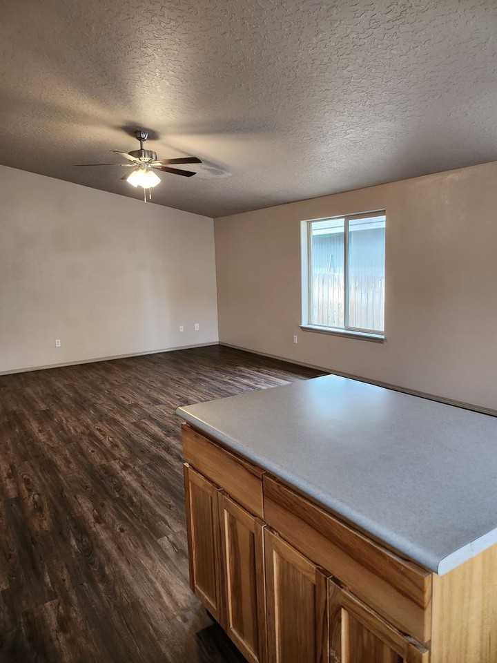 16476 Cassidy Dr - Photo 2 of 17