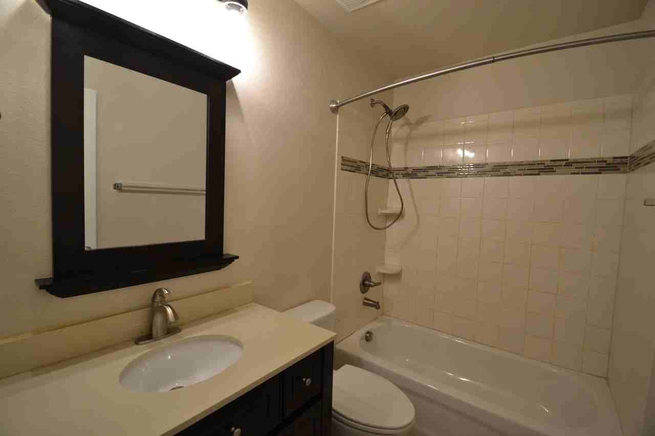 2109 Peacemaker Ter W - Photo 7 of 23