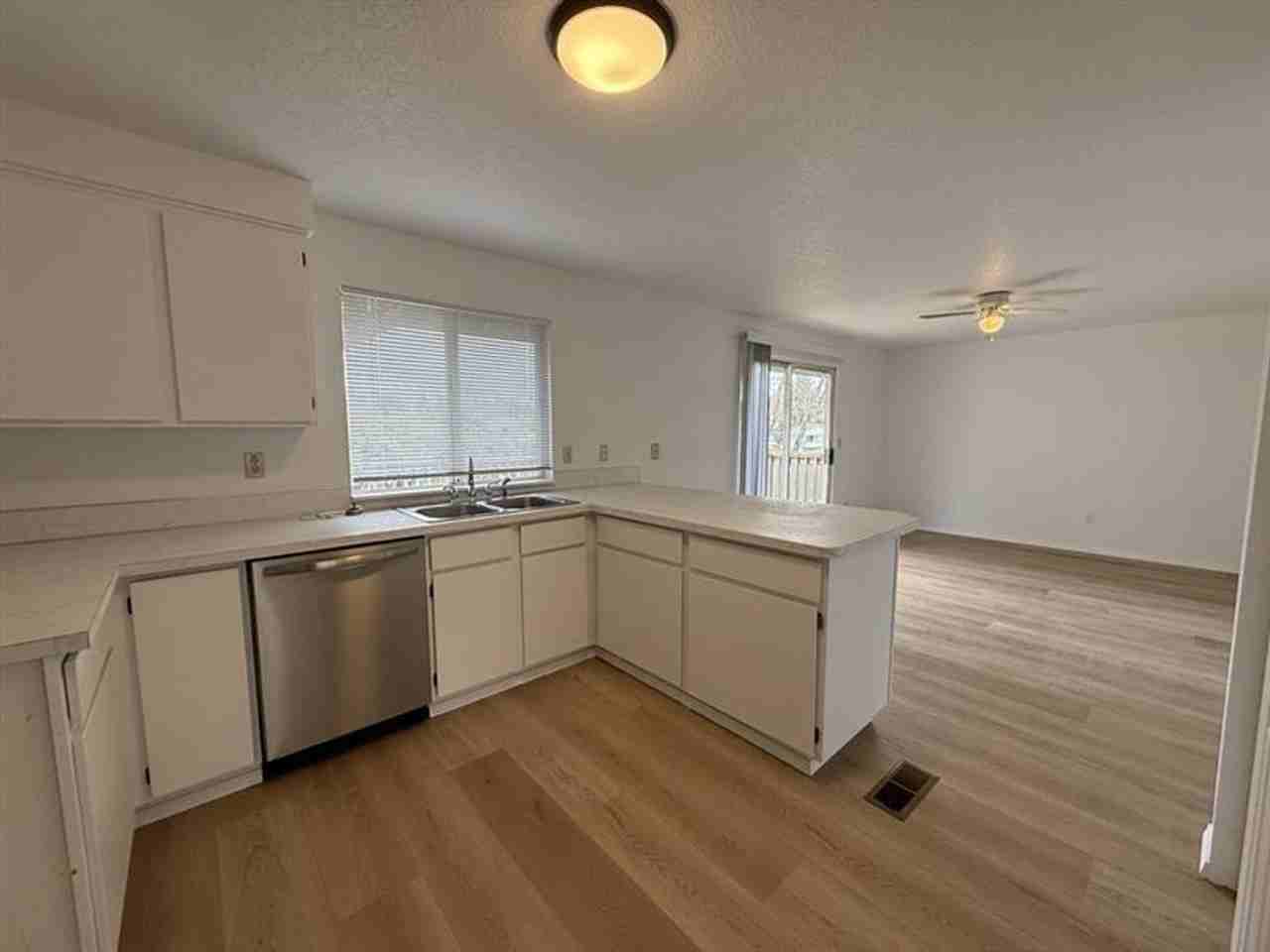 16055 Sw Theresa Ct - Photo 5 of 15