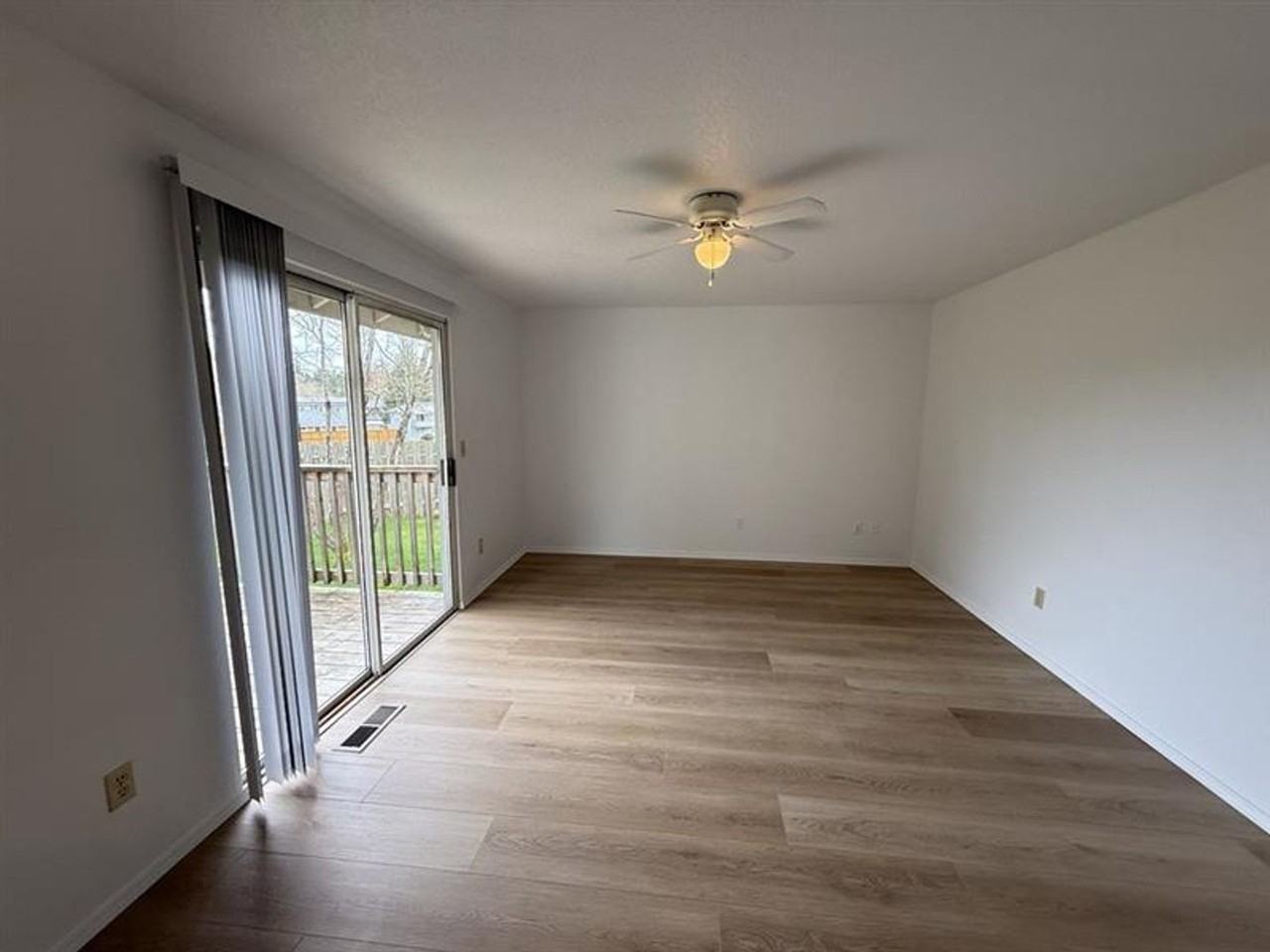 16055 Sw Theresa Ct - Photo 6 of 15