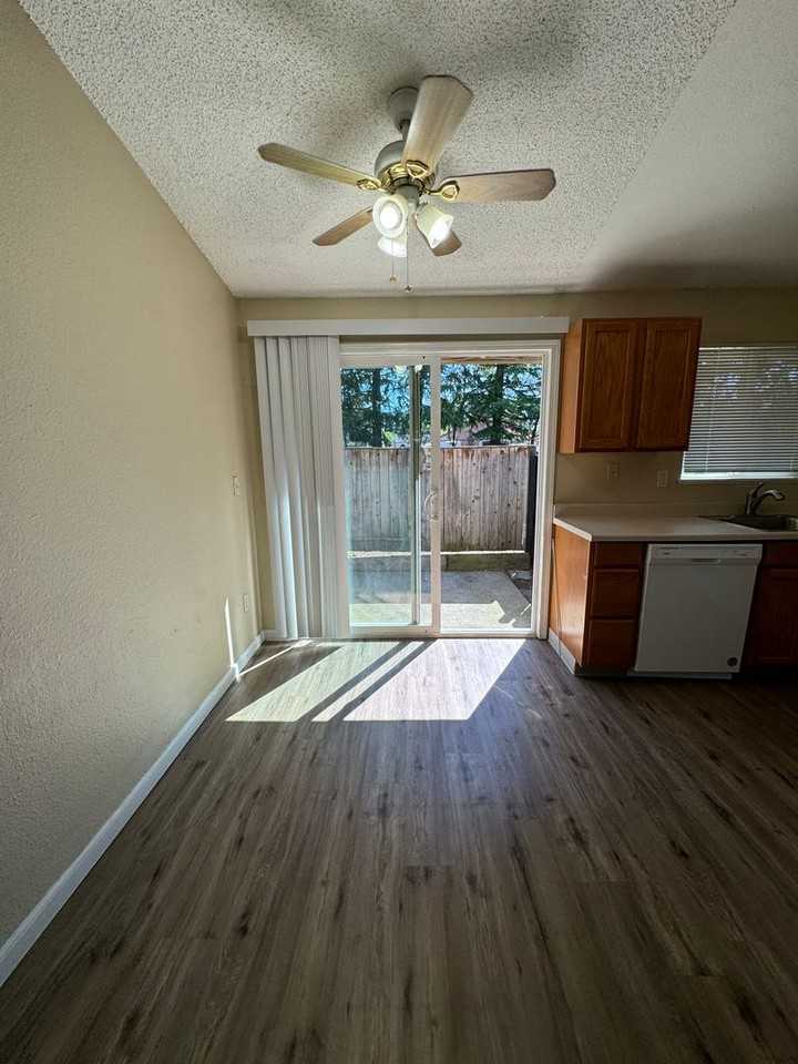 18895 Nw Shadow Ln - Photo 3 of 8