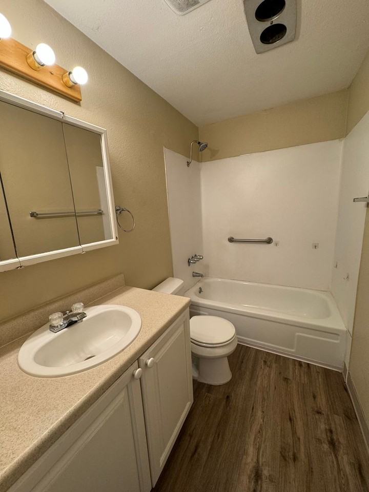 18895 Nw Shadow Ln - Photo 7 of 8