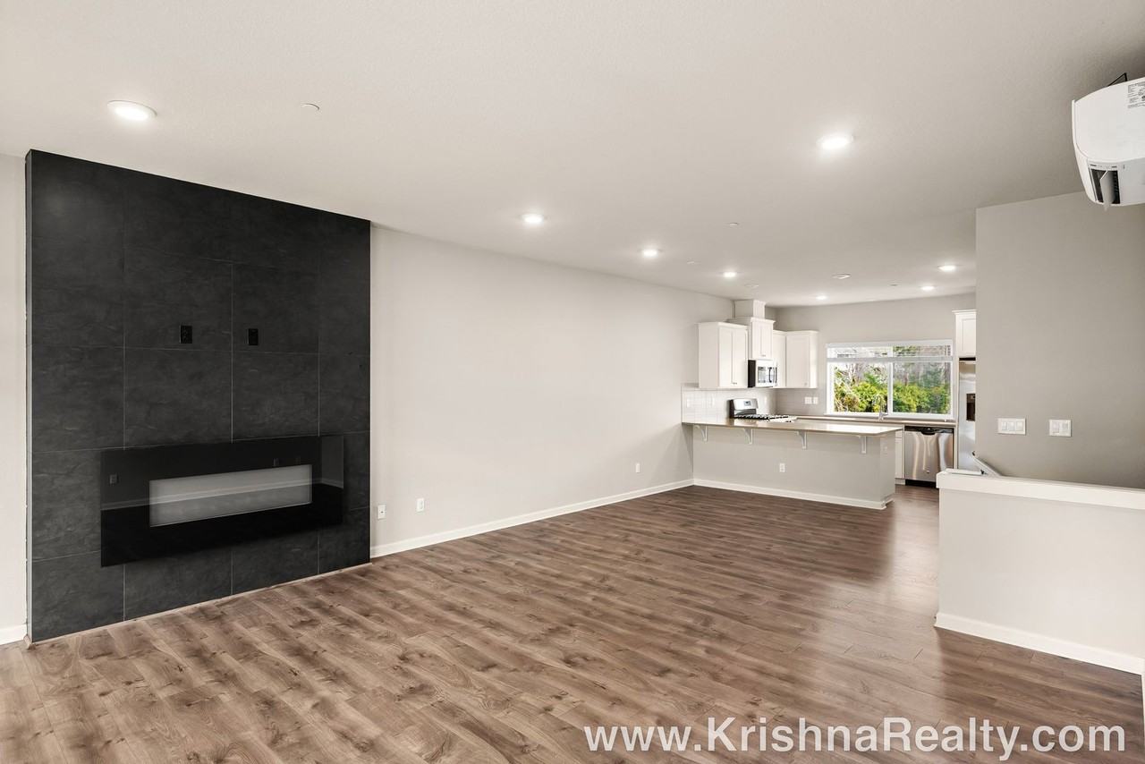 454 Ne Tork Pl - Photo 4 of 24