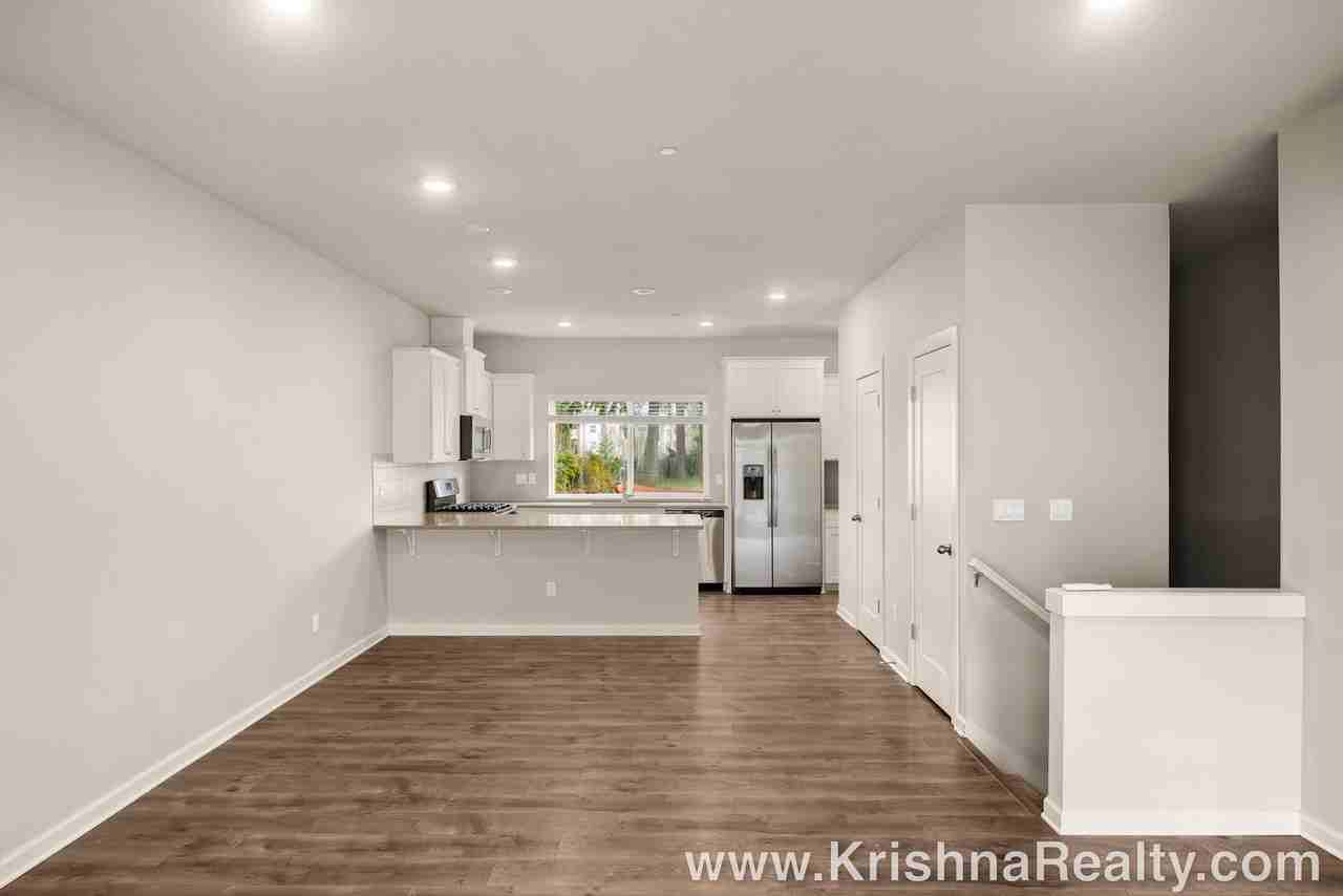 454 Ne Tork Pl - Photo 5 of 24