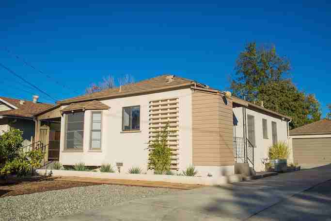 819 E Washington Ave - Photo 2 of 24