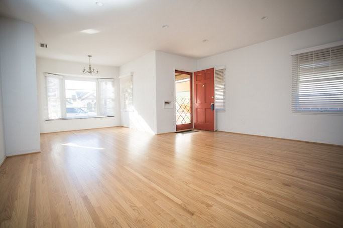 819 E Washington Ave - Photo 4 of 24