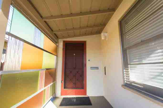 819 E Washington Ave - Photo 6 of 24