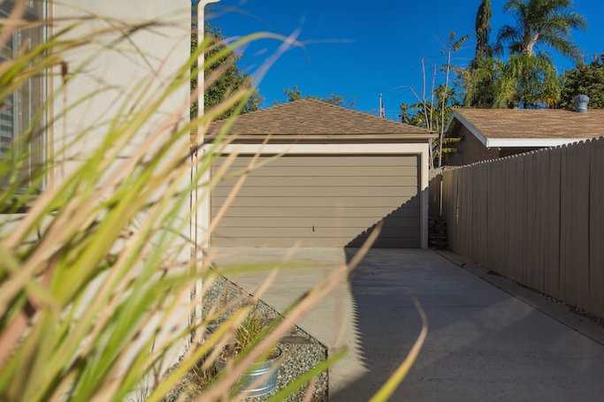 819 E Washington Ave - Photo 7 of 24