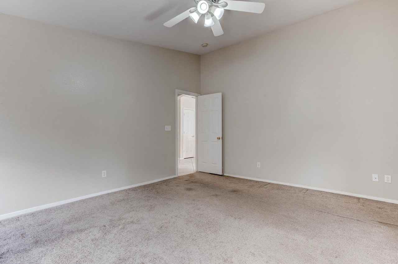 1460 Dragon Rock Dr - Photo 4 of 38