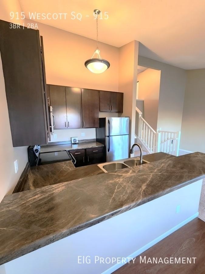 Eagan Gables - Photo 4 of 21