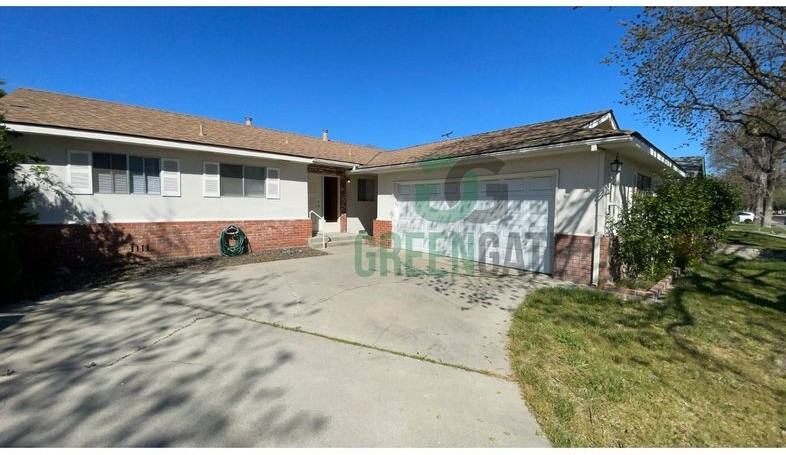 925 Charleston Ave - Photo 4 of 50