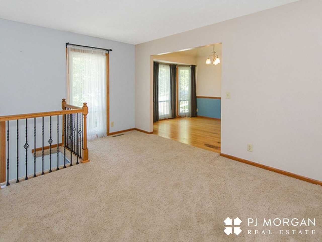 16911 N Cir - Photo 3 of 24