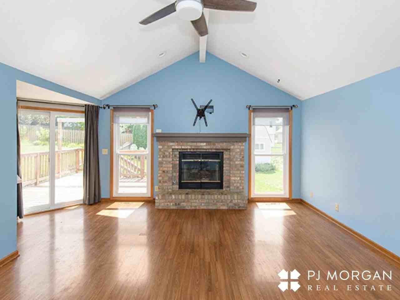 16911 N Cir - Photo 5 of 24