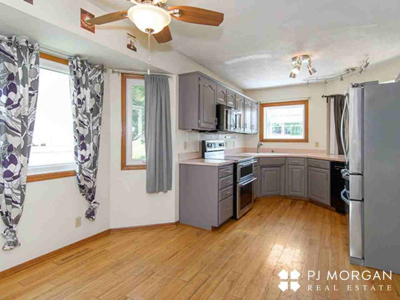 16911 N Cir - Photo 7 of 24