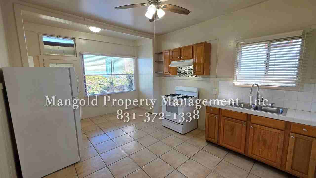 624 Laine St - Photo 6 of 13