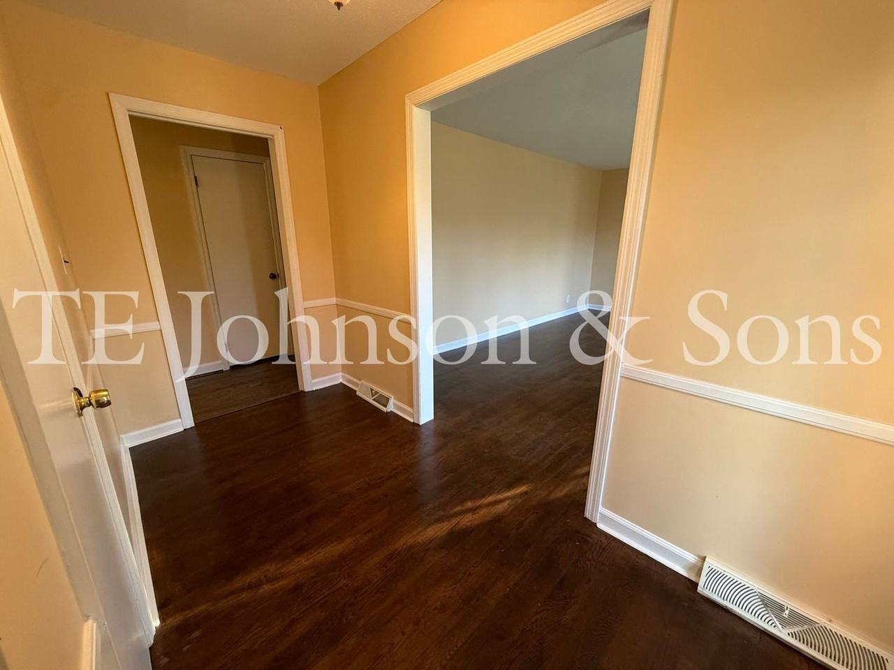 3840 Tangle Ln - Photo 3 of 46