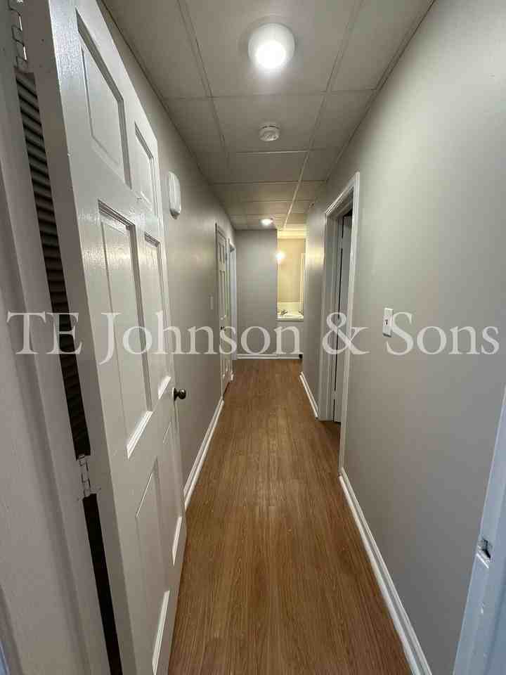 2711 Reynolda Rd Apt D11 - Photo 7 of 18