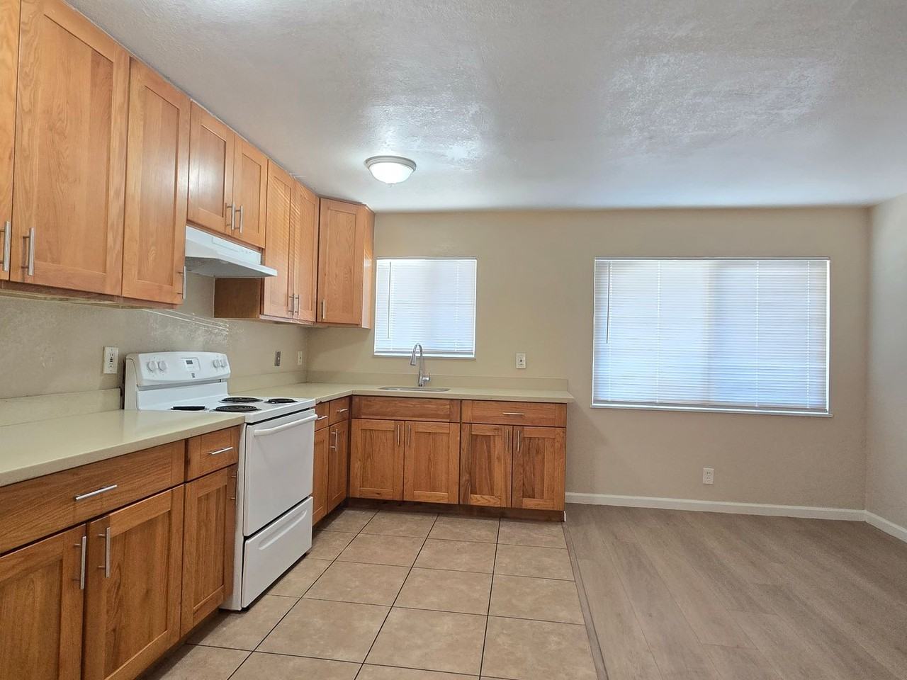 515 E William St #03 - Photo 3 of 7