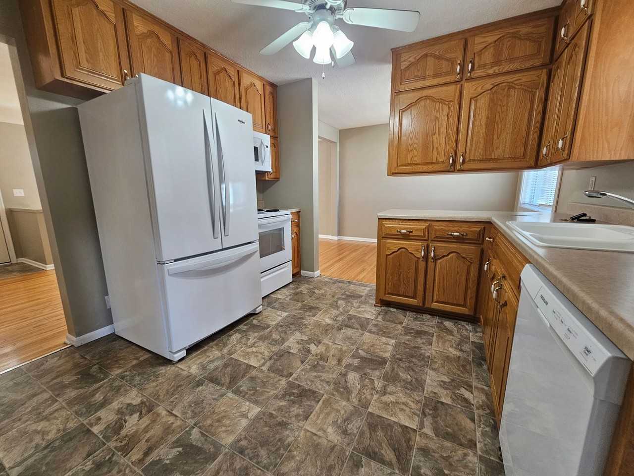 2058 Larry Dr Ne - Photo 2 of 16