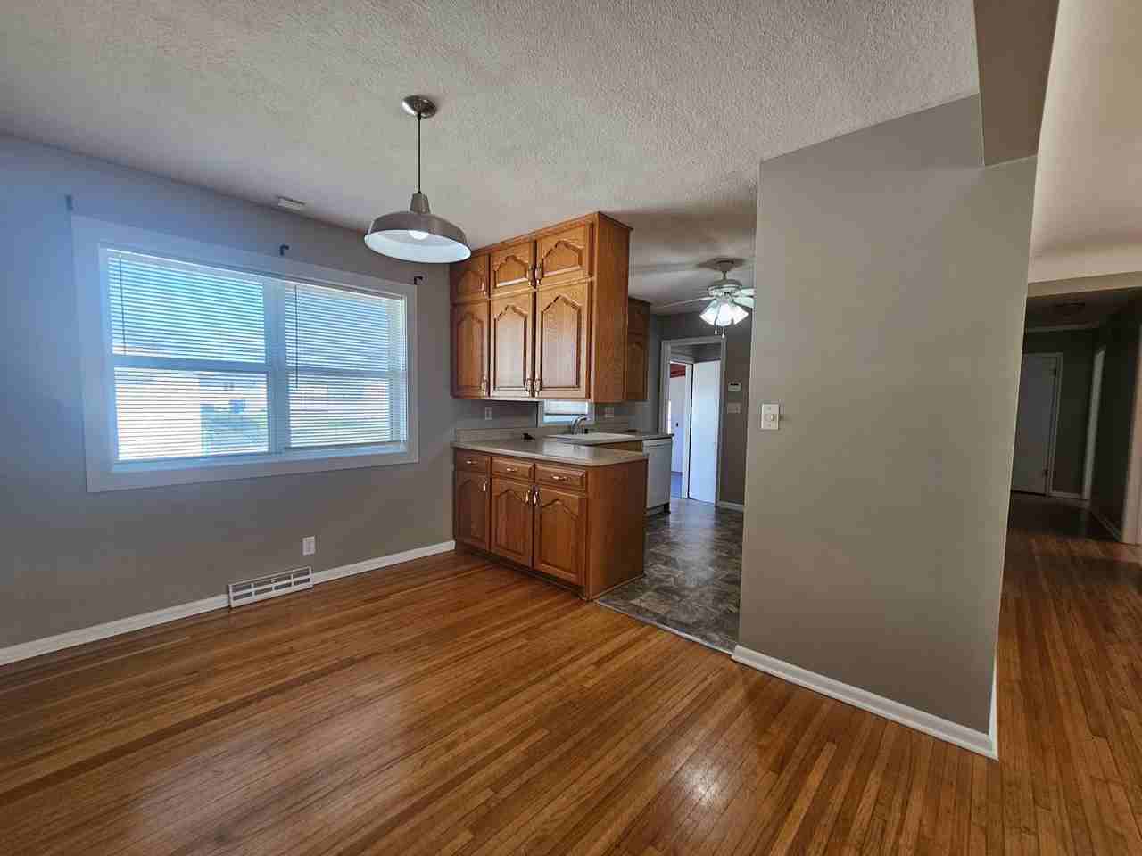 2058 Larry Dr Ne - Photo 3 of 16