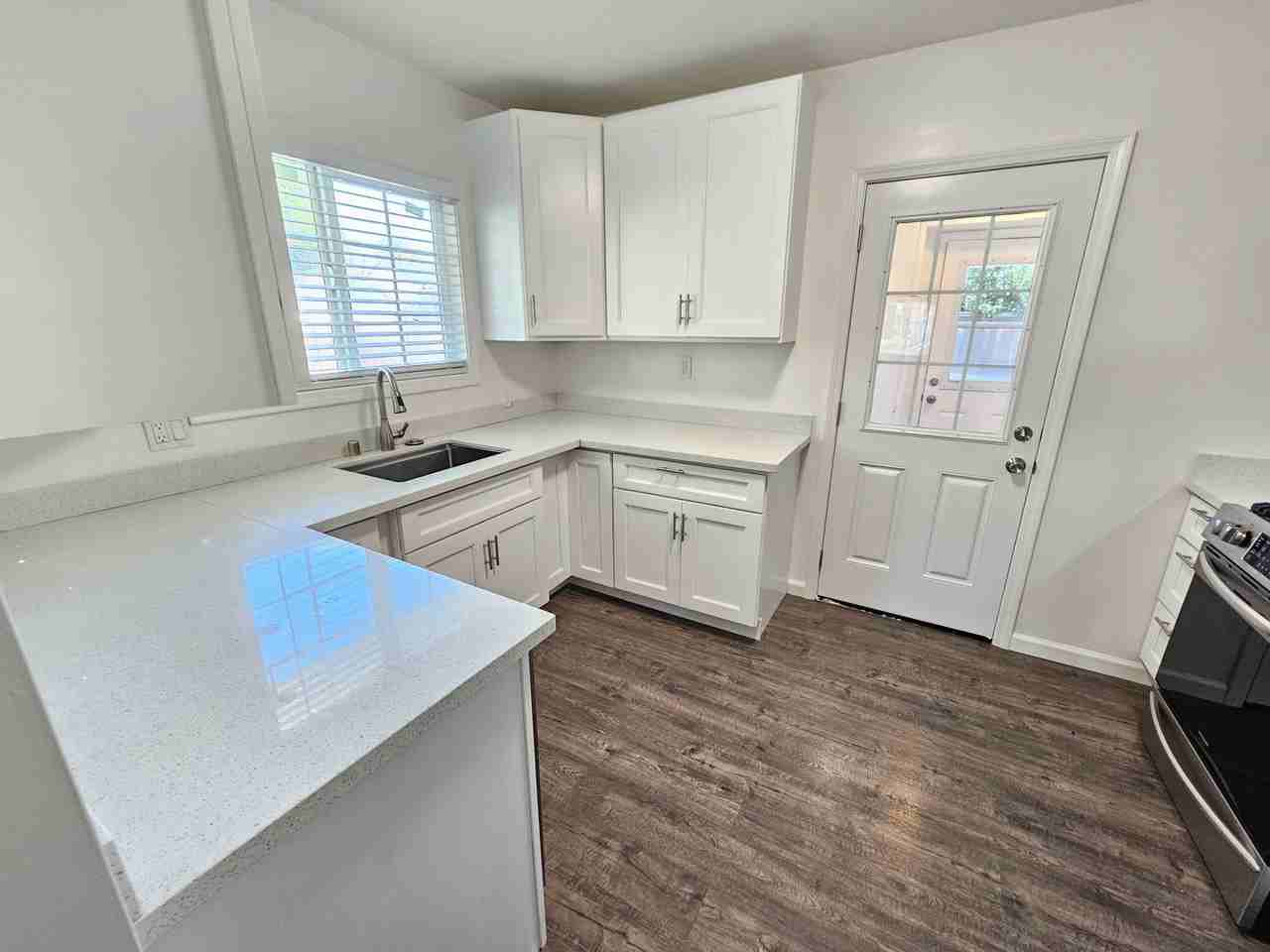 2271 Princeton St - Photo 3 of 18