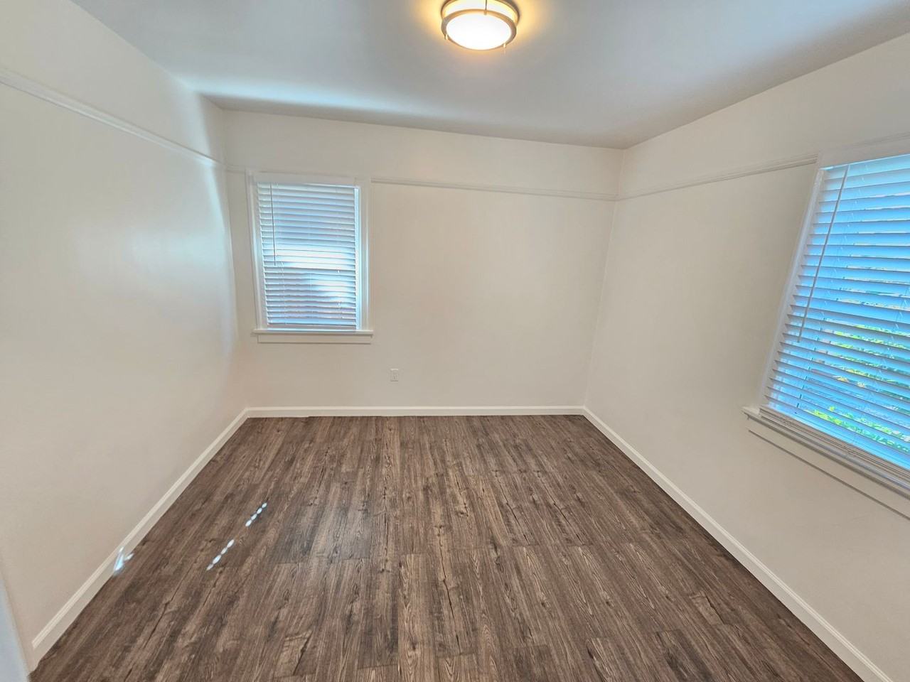 2271 Princeton St - Photo 7 of 18