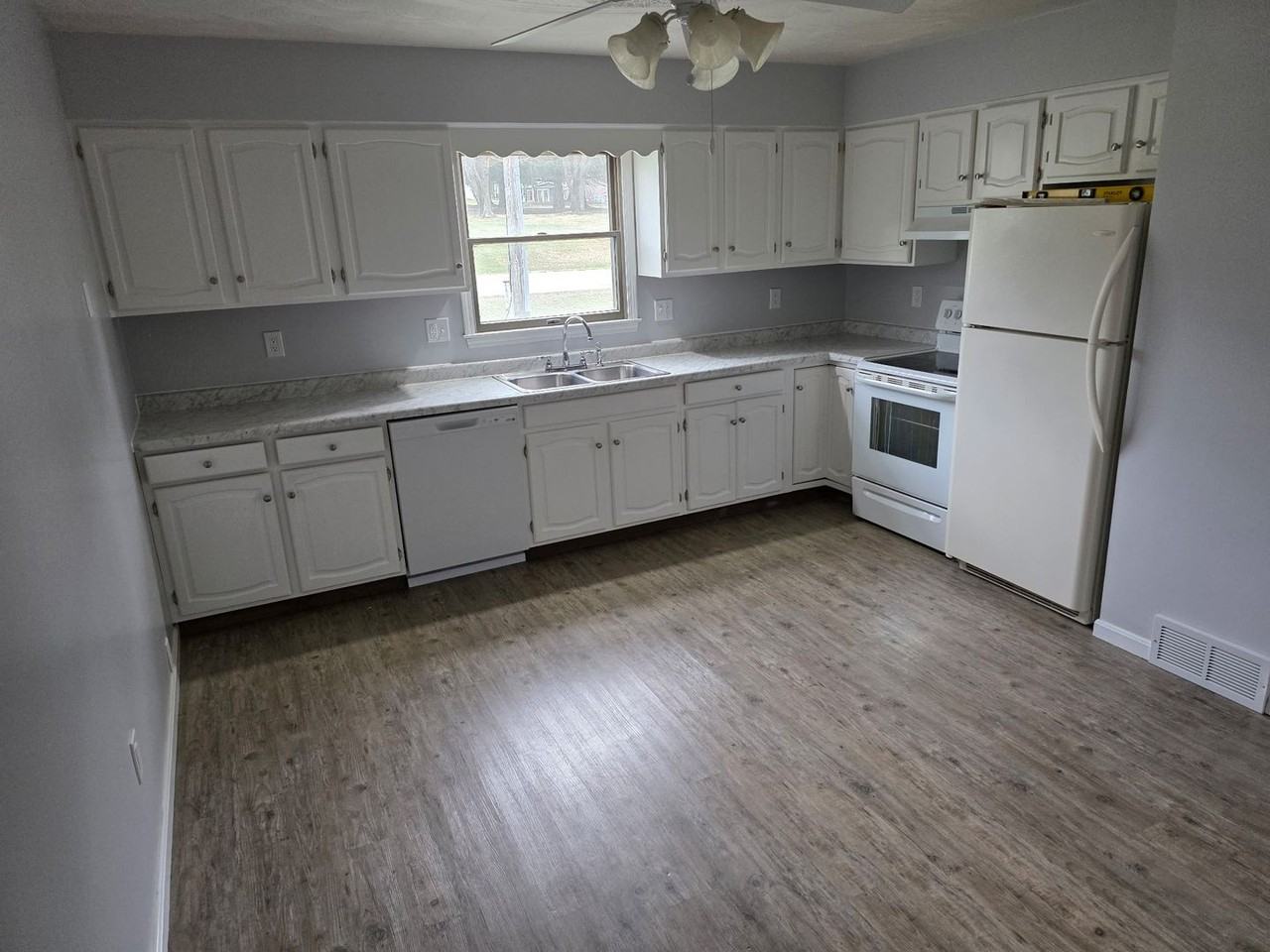 2380 Haviland Ct - Photo 6 of 14