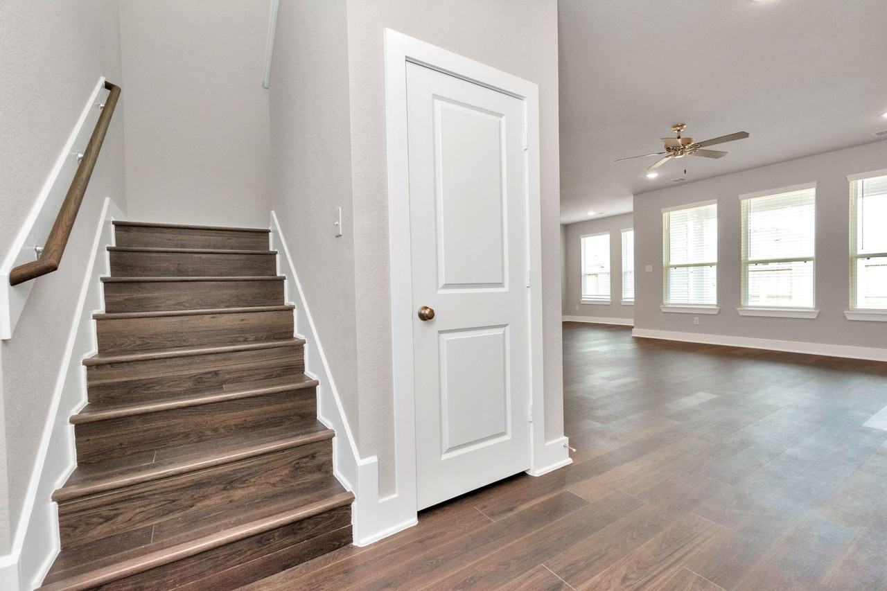 1233 Scarlet Creek Dr - Photo 6 of 24