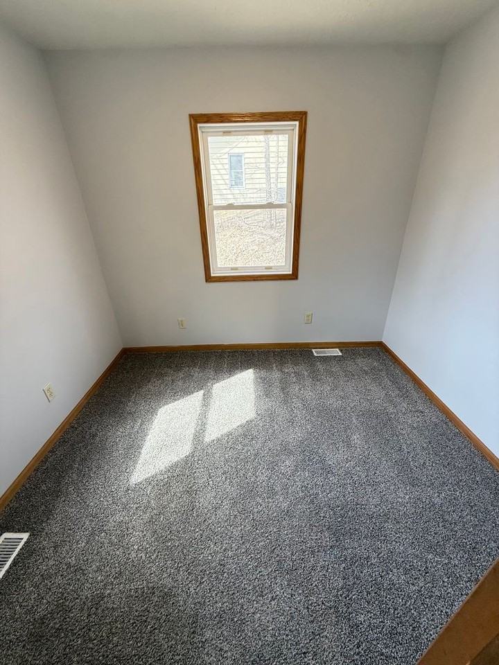 2815 Edmunds Ave - Photo 6 of 16