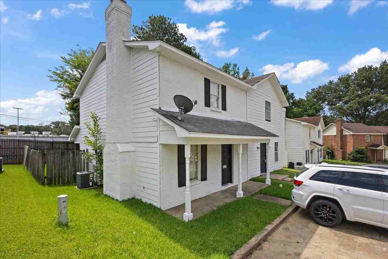 1101 Jamestown Way - Photo 3 of 20