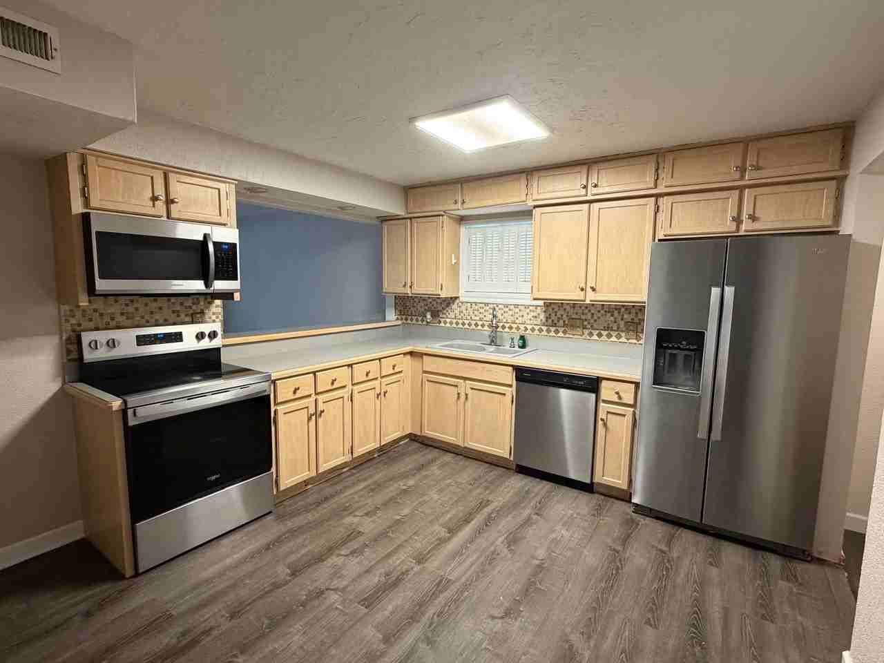 2170 Wichert Dr - Photo 3 of 14