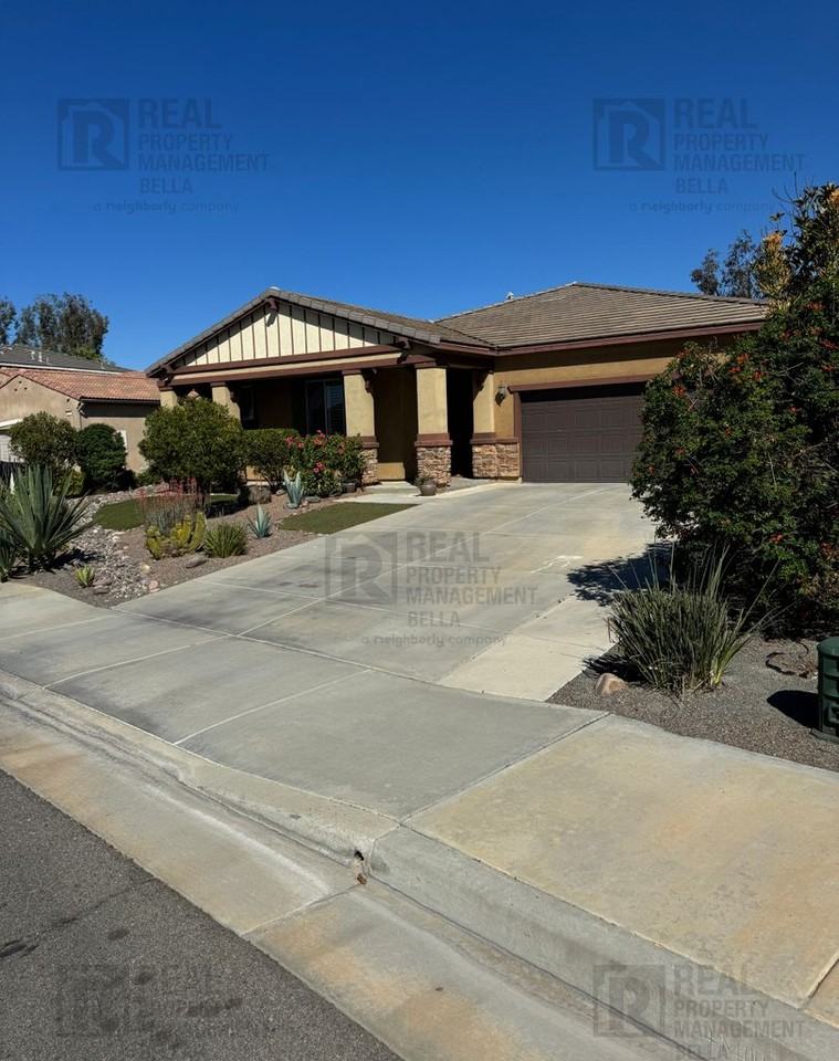 30654 Lime Rock Cir - Photo 2 of 45