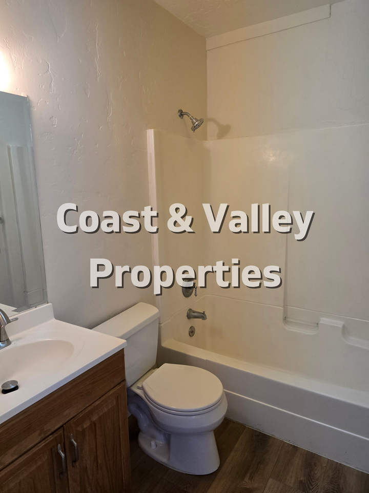 323 Main St - Photo 3 of 4