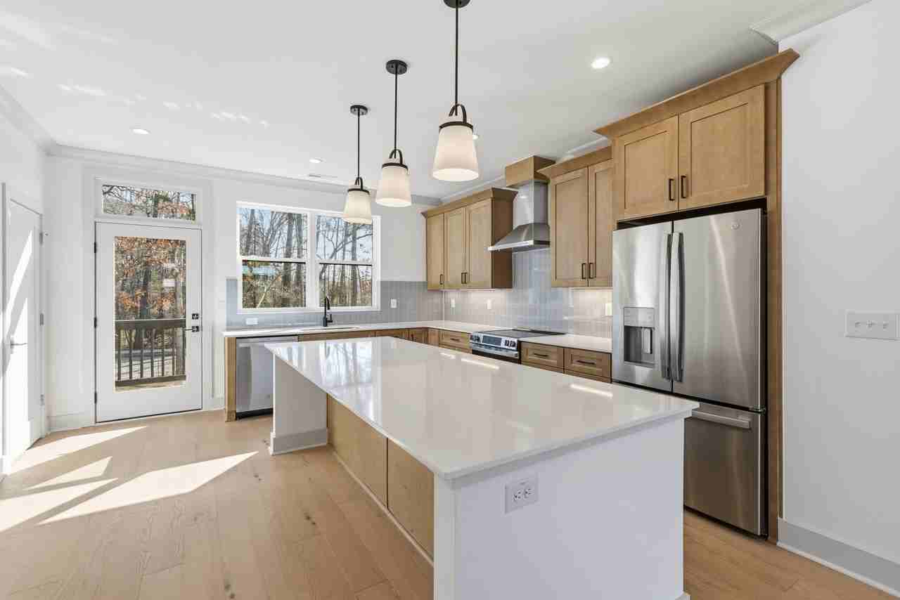 1137 Booth Park Blvd - Photo 2 of 17