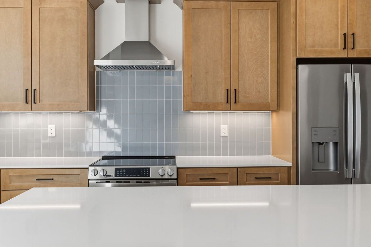 1137 Booth Park Blvd - Photo 5 of 17